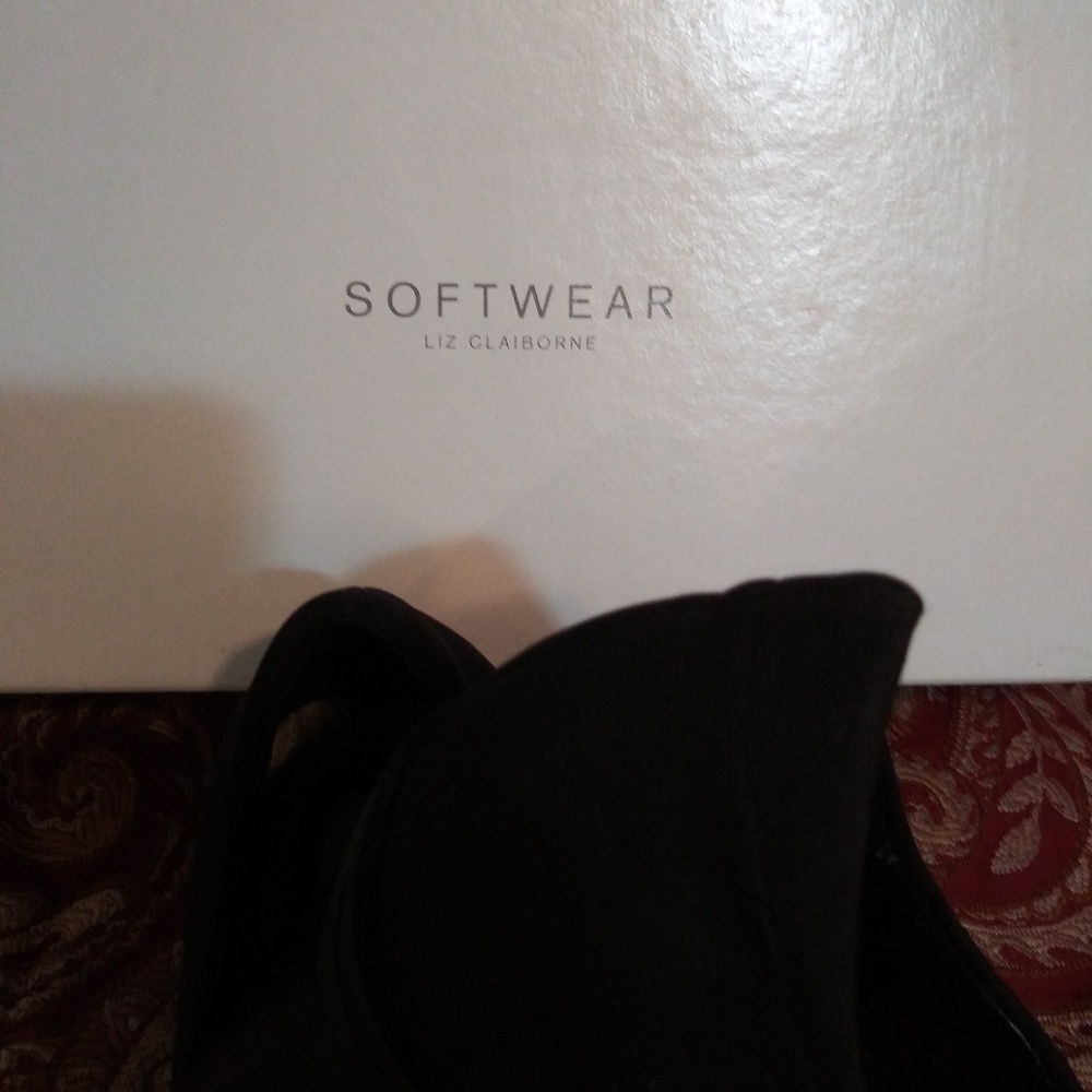 Shoes - Picture 2 of 5